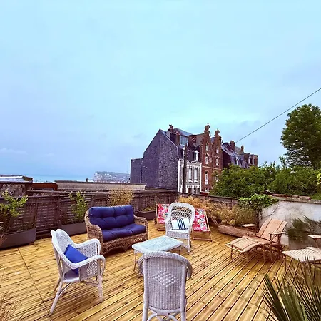 펜션 La Maison Bleue, Terrasses Et Vue Panoramique 르트레포르